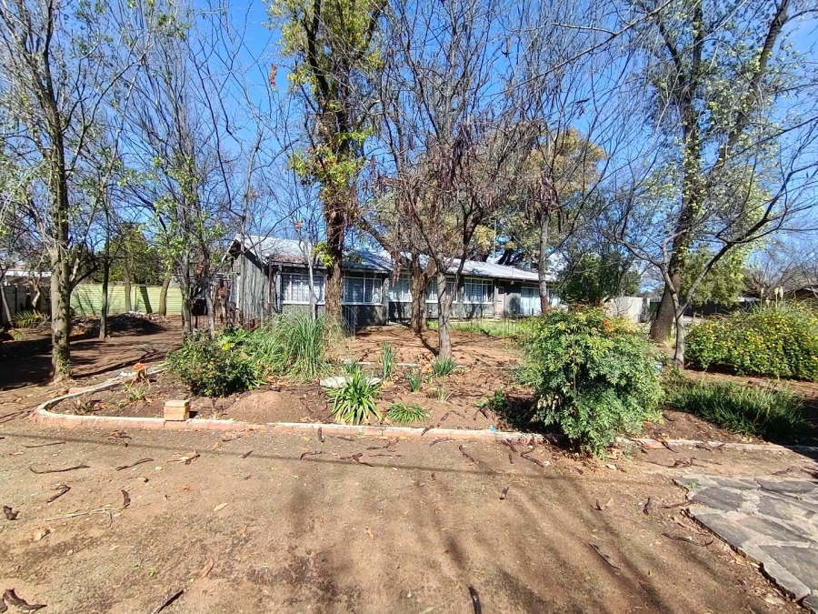 16 Bedroom Property for Sale in Universitas Free State